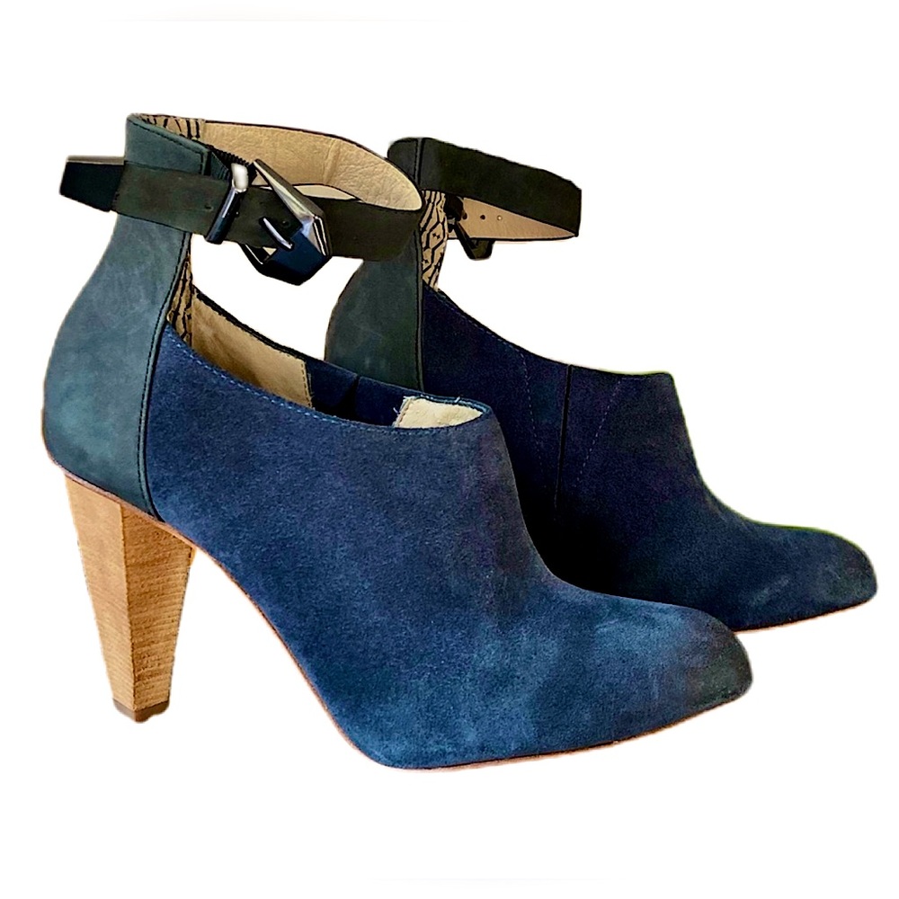 Matt Bernson Blue Suede Ankle Pointed Toe Heels Size 8M